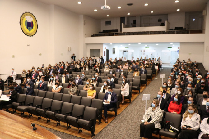 residentes-abril-1.jpeg residentes-abril-1.jpeg