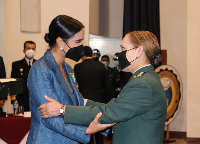 ceremonia-aniversario-11-de-mayo-24.jpg ceremonia-aniversario-11-de-mayo-24.jpg