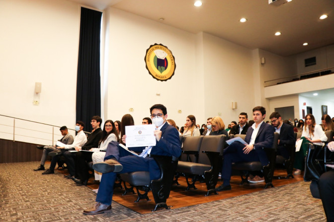 certificacio-n-internos-que-terminan-su-formacio-n.jpeg certificacio-n-internos-que-terminan-su-formacio-n.jpeg